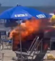 Carrinho de ambulante pega fogo na praia do Gonzaga, em Santos