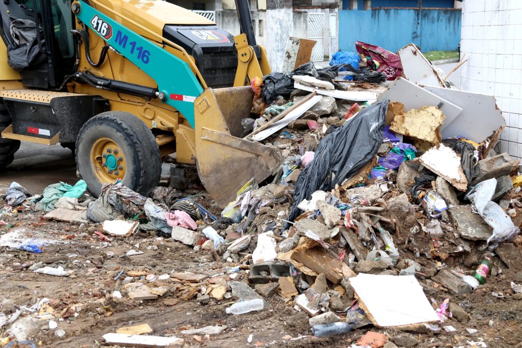 Sesurb recolhe mais de 93 toneladas de resíduos em mutirão no Bairro Real