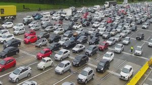 Ecovias estima que 4,6 milhões de veículos descerão a serra na temporada