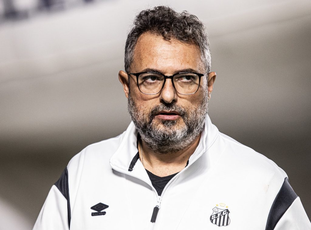 Mattos assume responsabilidade de todos pelo momento do Santos e pede apoio do torcedor