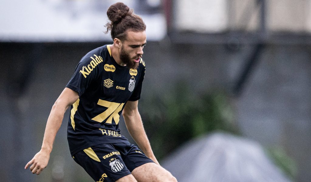 Marcelo Teixeira afirma que Bilal foi indicação de Vojvoda: “Ele insistiu para o Santos contratar”