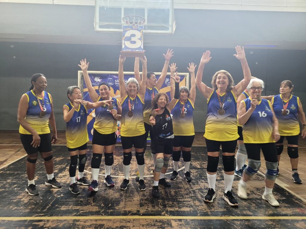 Guarujá conquista três medalhas de ouro no Tênis e Natação no JOMI