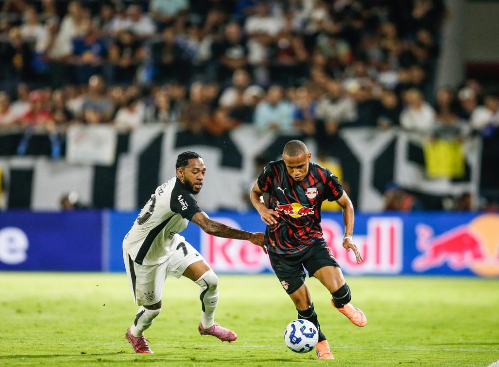 Corinthians leva gol no fim, perde para o Bragantino e tem série de vitórias interrompida