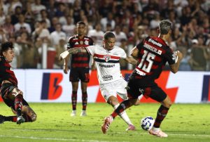 São Paulo arranca empate contra o Flamengo na Vila Belmiro
