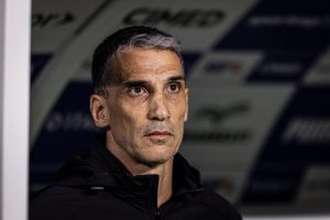 Vojvoda confia no elenco santista apesar de derrota para Palmeiras: ‘Temos um grupo de homens’