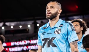 Guilherme enfatiza a necessidade de união entre os jogadores e a relevância da volta de Neymar