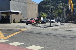 Guarujá inverte fluxo da Rua Cavalheiro Nami Jafet neste fim de semana