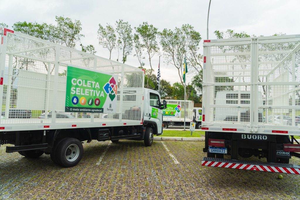 Bertioga anuncia ampliação do roteiro da coleta seletiva com novos caminhões