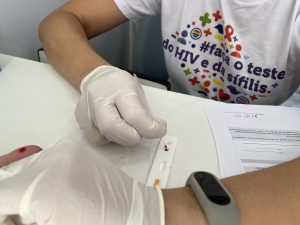 Guarujá mantém campanha “Fique Sabendo” durante Dezembro Vermelho