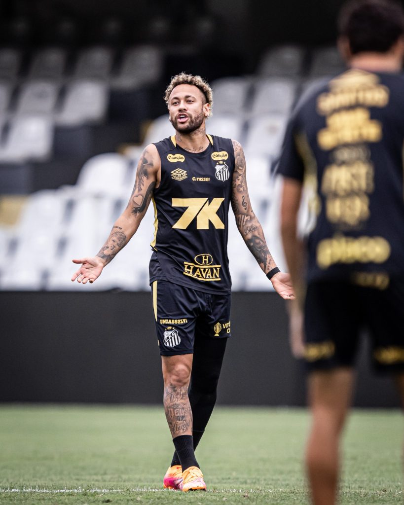 Neymar é relacionado pelo Santos para jogo decisiva com o Sport na luta contra o rebaixamento