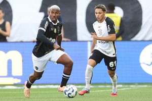 Corinthians não aproveita bom início, deixa Botafogo reagir e arranca empate com gol polêmico