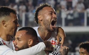 Santos derrota Sport com ajuda de Neymar no sacrifício e sobe para o 15º lugar no Brasileirão