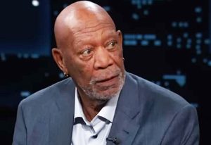 Morgan Freeman participa de entrevista e preocupa fãs