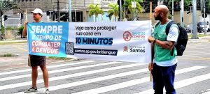 Santos distribui sal grosso em ação do Dia D contra a Dengue
