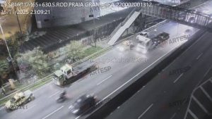 Pedestre morre atropelado ao invadir pista em SV