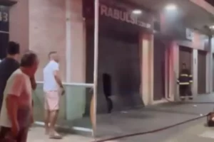 Incêndio atinge açougue na Ponta da Praia
