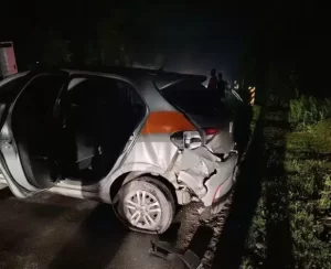 Moto pega fogo após acidente na Rio-Santos