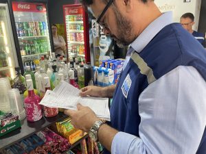 São Vicente apreende 10 litros de bebidas adulteradas em operação