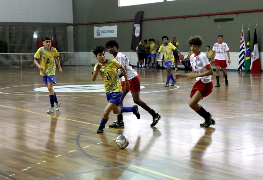 VIII Torneio Interbairros tem quartas de final neste sábado, no Ginásio Samambaia