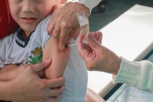Vacinação escolar reforça imunização em Mongaguá