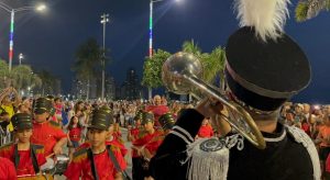 São Vicente tem primeira parada de Natal de sua história; foram 21 alas