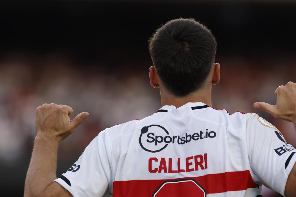São Paulo é punido pela Fifa com transfer ban por não pagar comissão a ex-empresário de Calleri