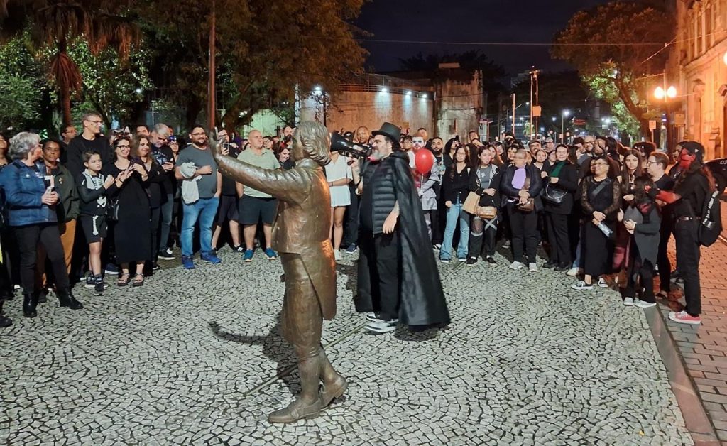 Passeio Assombrado de Santos ganha edição especial de Natal
