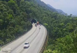 Trânsito flui bem no Sistema Anchieta-Imigrantes; travessia tem espera de 15 minutos