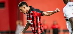 São Paulo perde, vê Vitória se salvar de rebaixamento e termina Brasileirão em 8º lugar