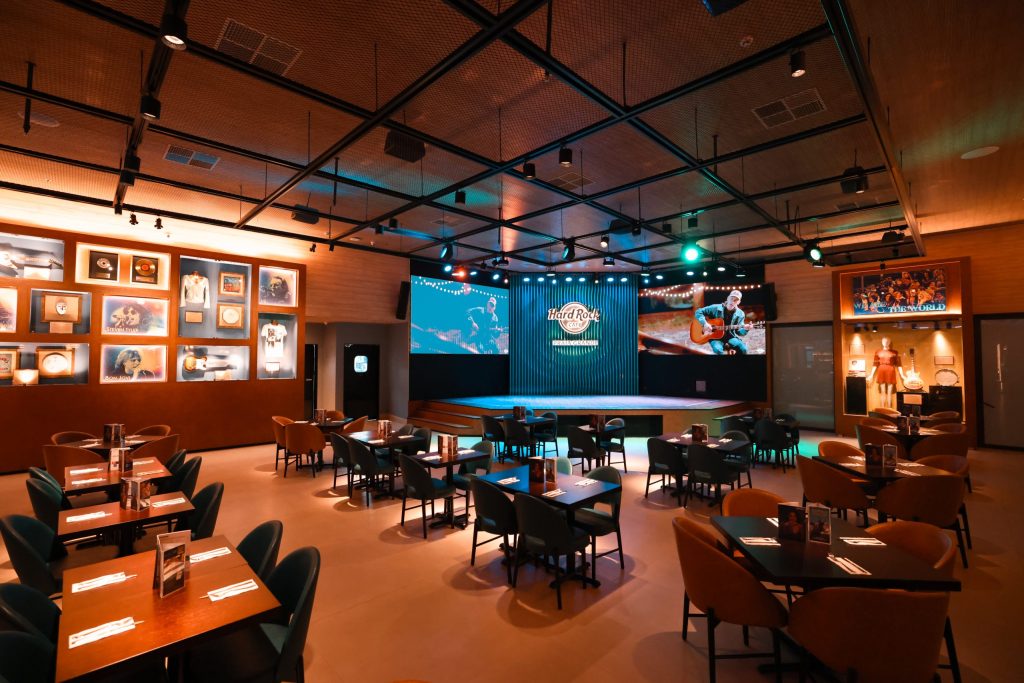 Com pai de Neymar como sócio, Hard Rock Cafe é inaugurado em PG