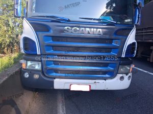 Acidente com carreta gera lentidão na Rodovia Anchieta, sentido litoral