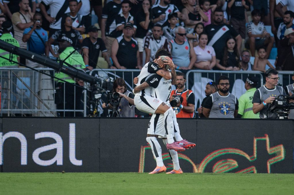 Corinthians é preciso no ataque, bate o Vasco no Maracanã e conquista a Copa do Brasil