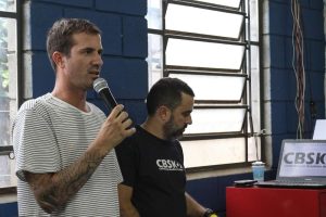 Bob Burnquist participa de evento de Skate Terapia em Santos
