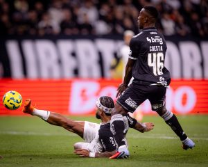 Corinthians é inoperante e empata sem gols com Vasco no 1º jogo da final da Copa do Brasil
