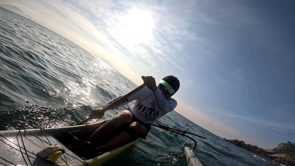 Ultramaratonista Alexandra Pozte planeja desafio de 24 horas na canoa havaiana