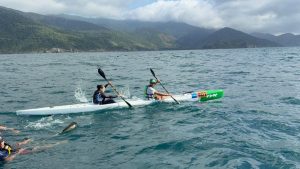 Canoístas de Santos vencem o maior desafio da canoagem brasileira: a Volta de Ilhabela