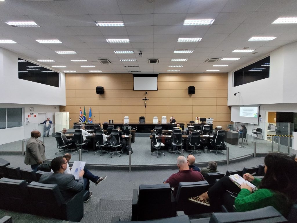 Reforma administrativa da Câmara cria cargos e aumenta despesas
