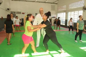 Programa que ensina defesa pessoal a mulheres vira lei em Santos