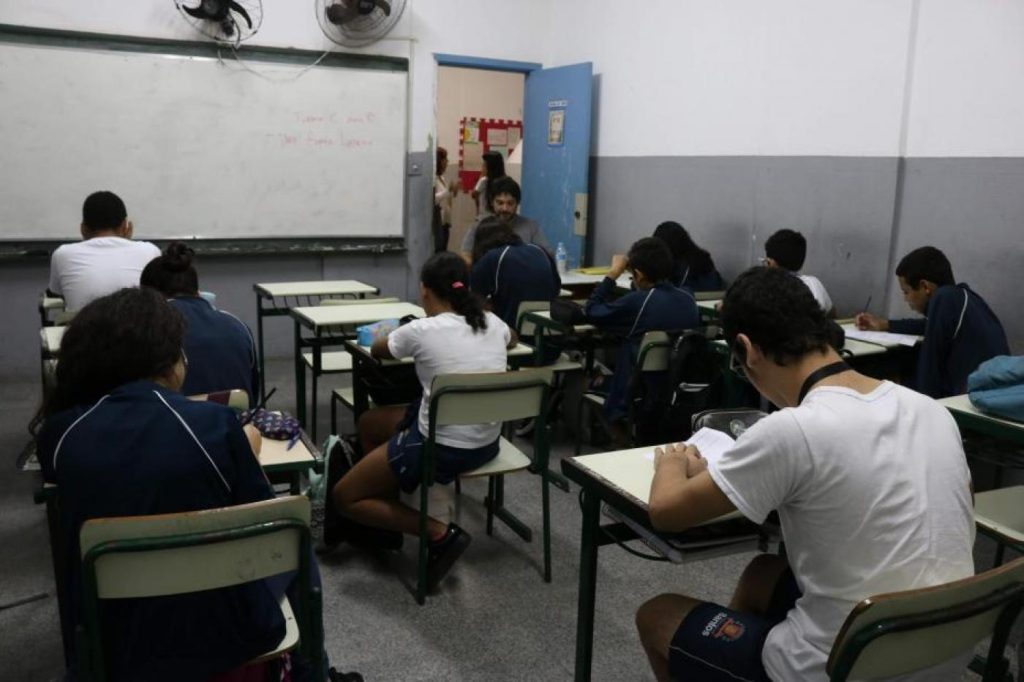 Programa municipal prevê intercâmbio internacional para alunos e professores