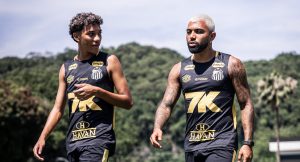 Gabigol diz que ama Robinho Jr. e enaltece o futebol do Menino da Vila: “O raio caiu de novo”