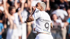 Gabriel comemora gol em sua volta ao Santos: “Atacante sempre espera isso”