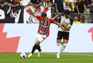 Corinthians empata no final e evita rara derrota para o São Paulo em Itaquera