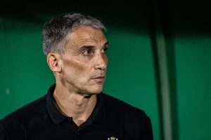 Vojvoda cita ‘sensação amarga’ após o Santos sofrer gol ao apagar das luzes