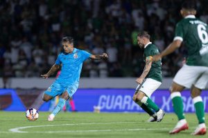 Brazão pega pênalti, Barreal marca, mas Santos cede empate ao Guarani no final