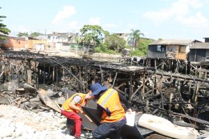 Famílias vítimas de incêndio começam a receber atendimento