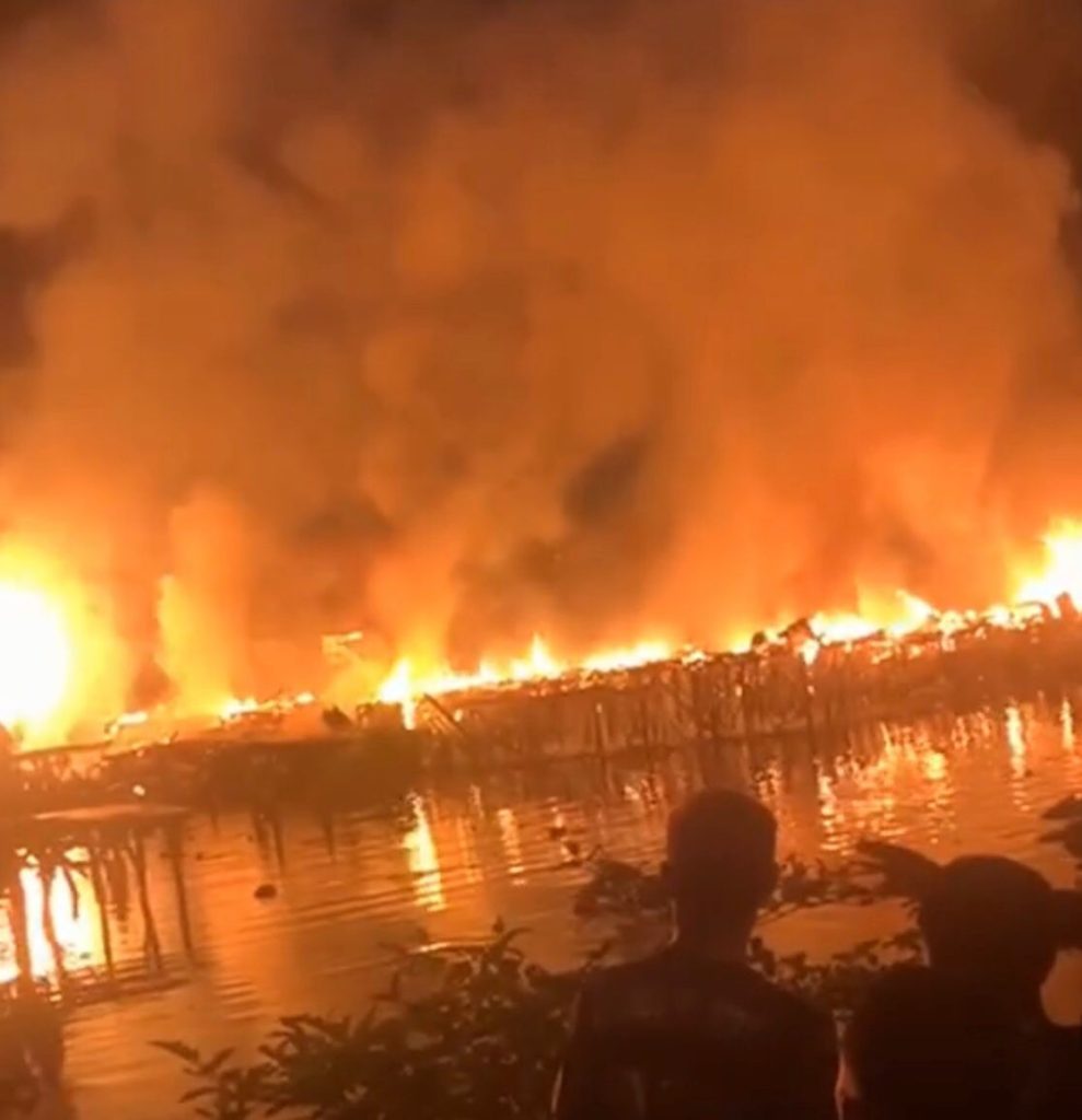 Incêndio de grandes proporções atinge comunidade na ZN