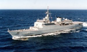 Navio-Escola Brasil é aberto à visitação em Santos
