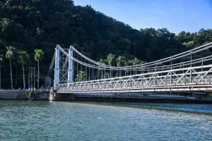 Em São Vicente, Ponte Pênsil está interditada nos dois sentidos