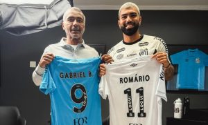 Gabigol deve retornar contra o Corinthians e recebe visita de Romário no CT Rei Pelé