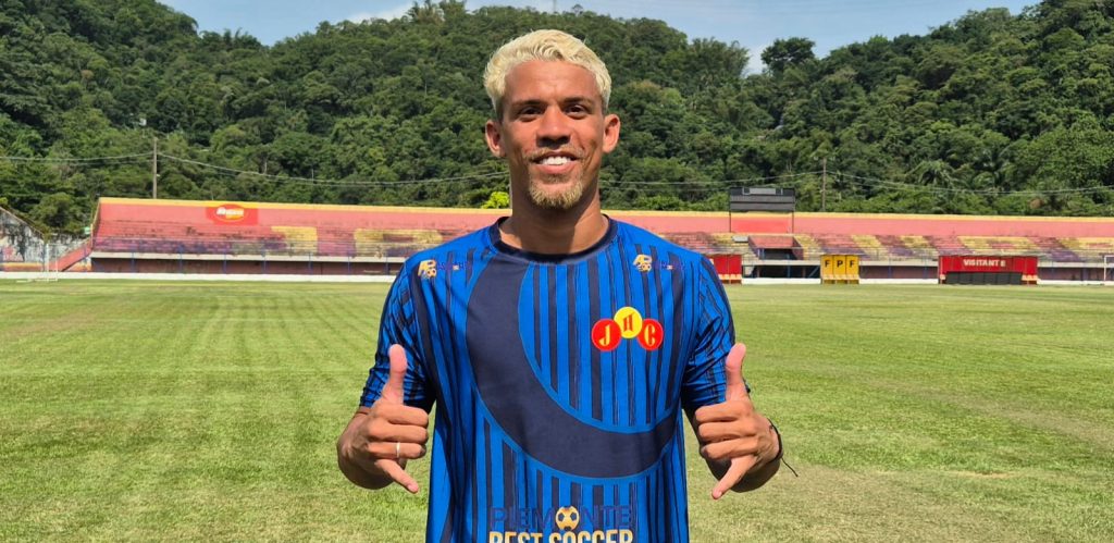 Talento de várzea, atacante Lobão assina contrato com o Jabaquara
